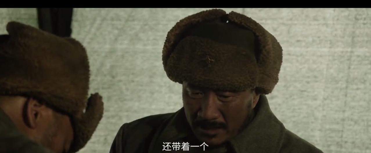《归队》鲁长山担心田小贵他们没人接应，让指导员把他们名字写下来帮忙找找，可没想
