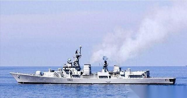 为了那3.75亿美元的导弹订单，三艘印度战舰，浩浩荡荡开进南海。旗舰上的雷达兵