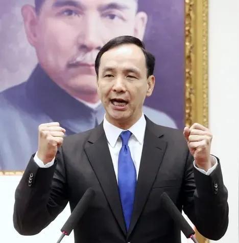 朱立伦总算清醒了，在国民党赢得第一阶段的反罢免的成功后，没有急于庆祝，而是保持低