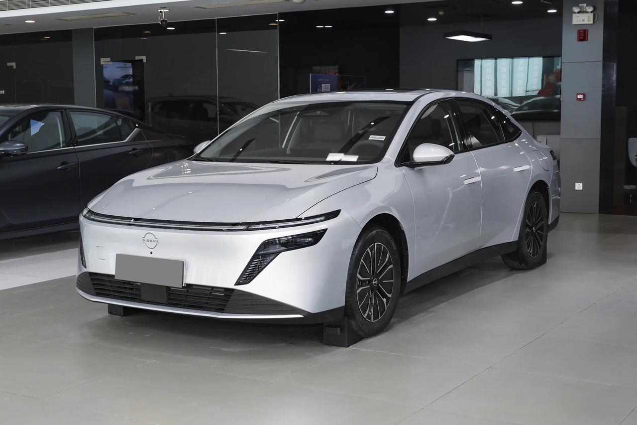 带家人试驾东风日产N6Pro+，老婆说“就它了”。家里要换车，老婆实在受不了