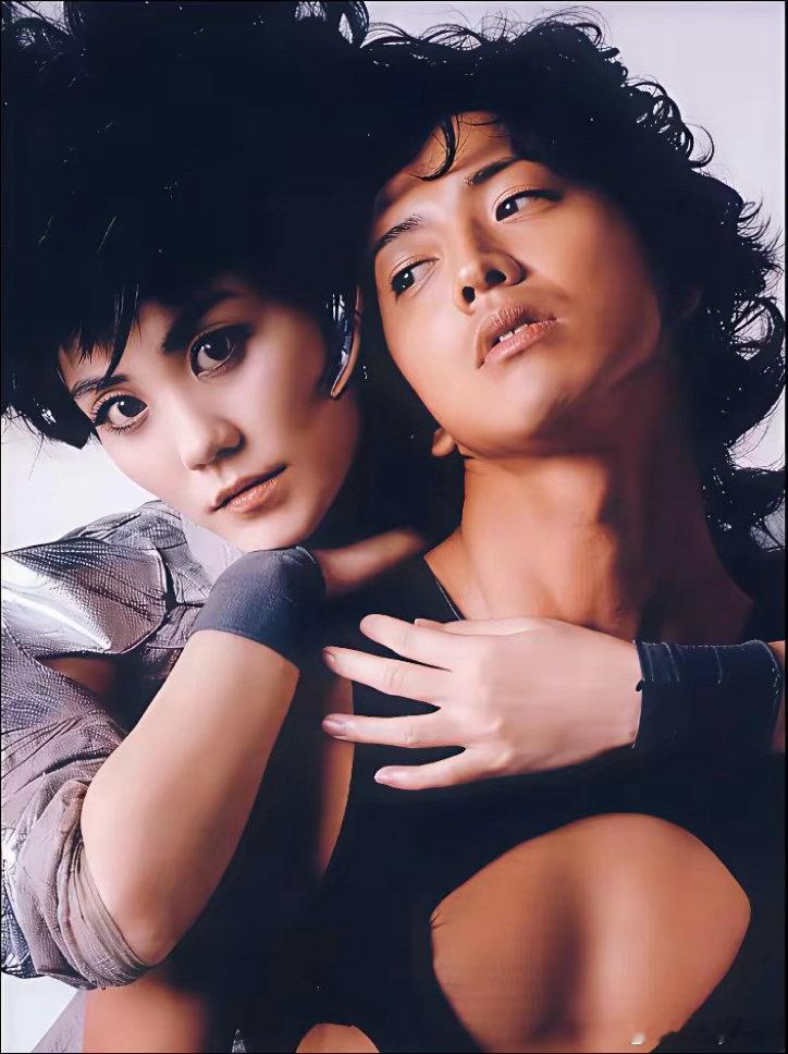 2000年3月，东京街头，王菲和木村拓哉拍了一组写真。
