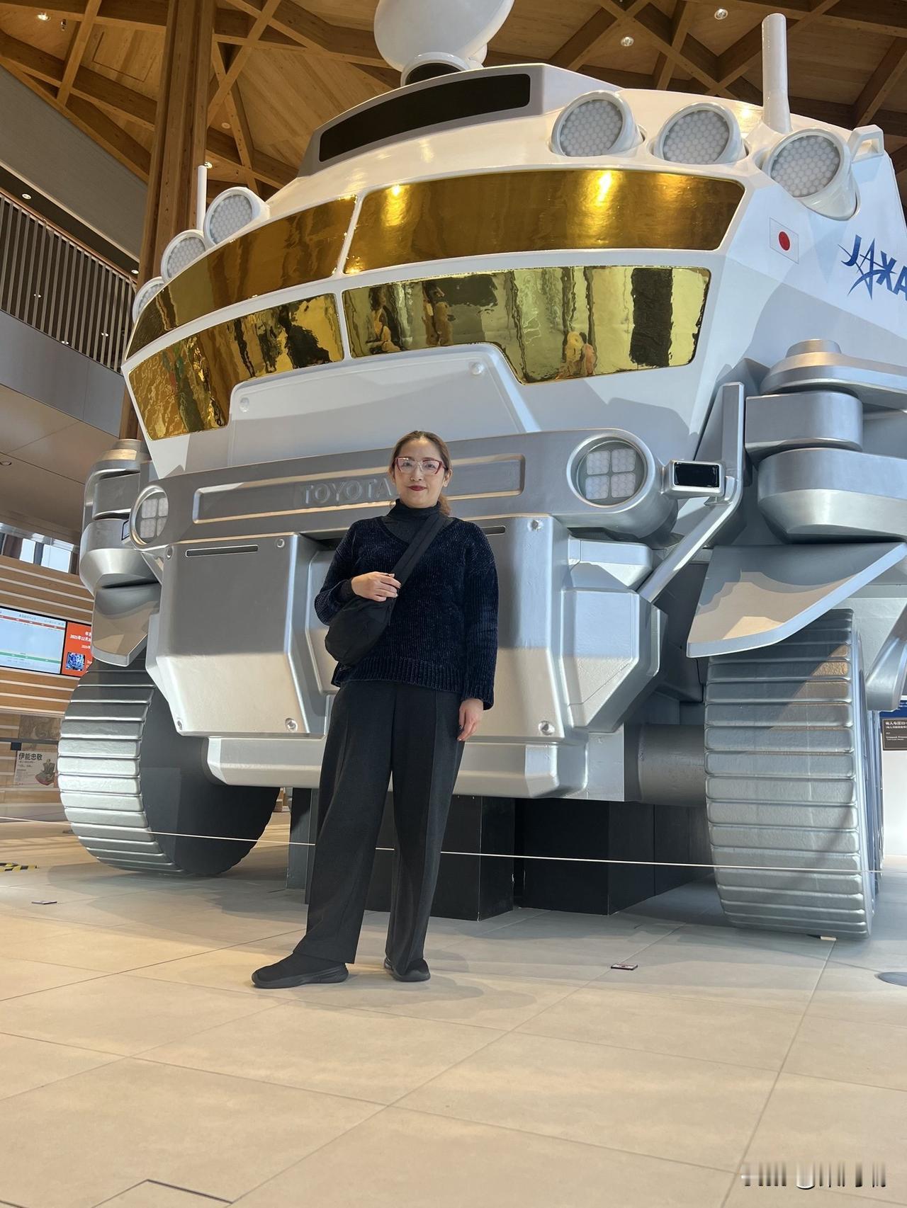 日本宇宙航空研究开发机构(JAXA)和丰田汽车公司联合研制的全尺寸加压月球车