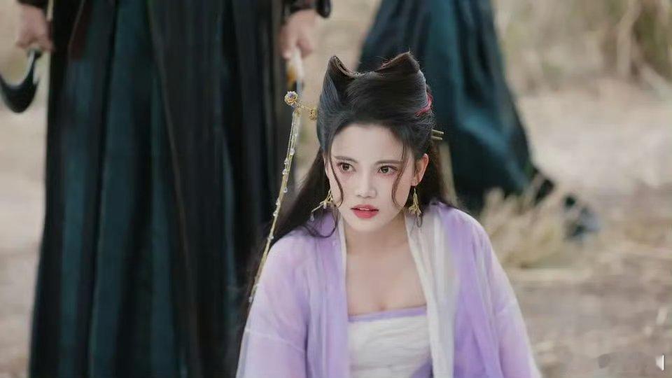 孙珍妮剧集盘点！《十万狂花入梦来》搭档李宏毅，颜值表现不输白鹿浓颜古装美人孙珍妮🔥辨识度超高，凭借