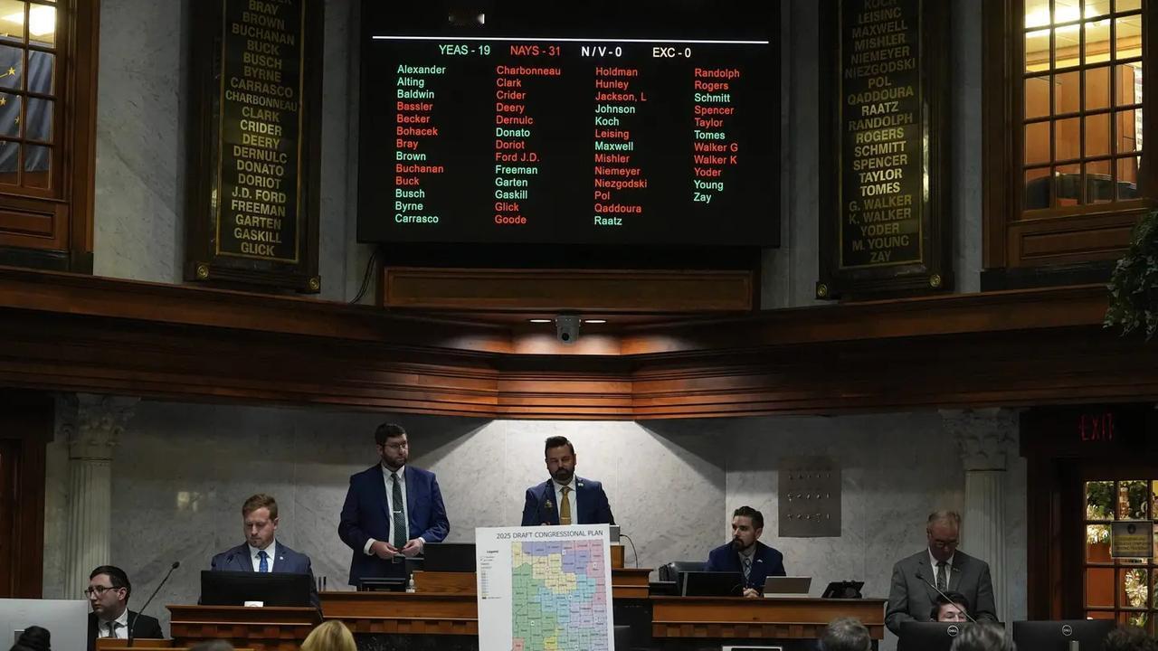 红州“内讧”？特朗普的“选举地图战争”为何在印第安纳州翻车？美国总统特朗普力