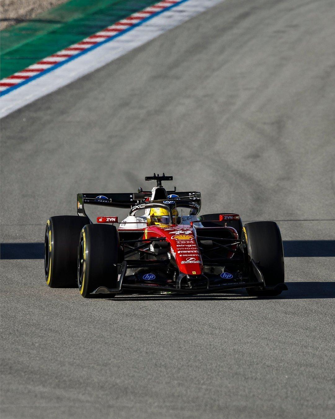 汉密尔顿驾驶法拉利“SF-26”赛车刷出F1闭门测试的全场最快单圈～1:16.3