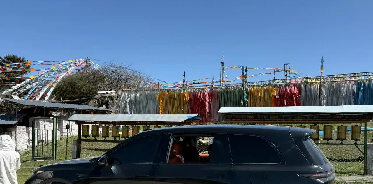 给你45万你会选哪一辆？​问界M8还是理想L9-车长：问界M8车身长5