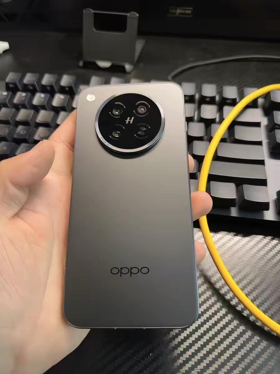 本来不想换手机，但是这款Pro貌似给很多🤣本来想着今年不换手机了手上这台