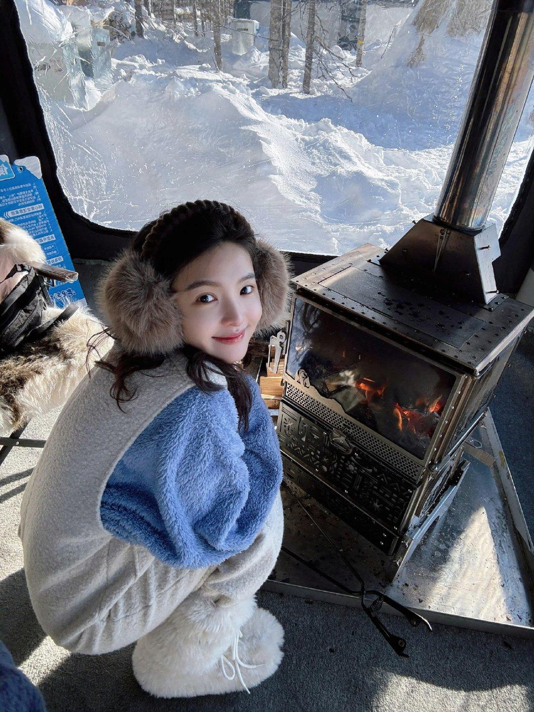 章若楠雪景拍照模板章若楠雪景营业照坦诚地说，我将逐帧学习章若楠的雪地出片教程，