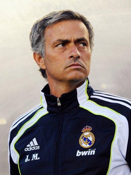 🎙️“十冠有你的功劳吗？”🗣️穆里尼奥：我应该是皇马少数没有被解雇、主动离开