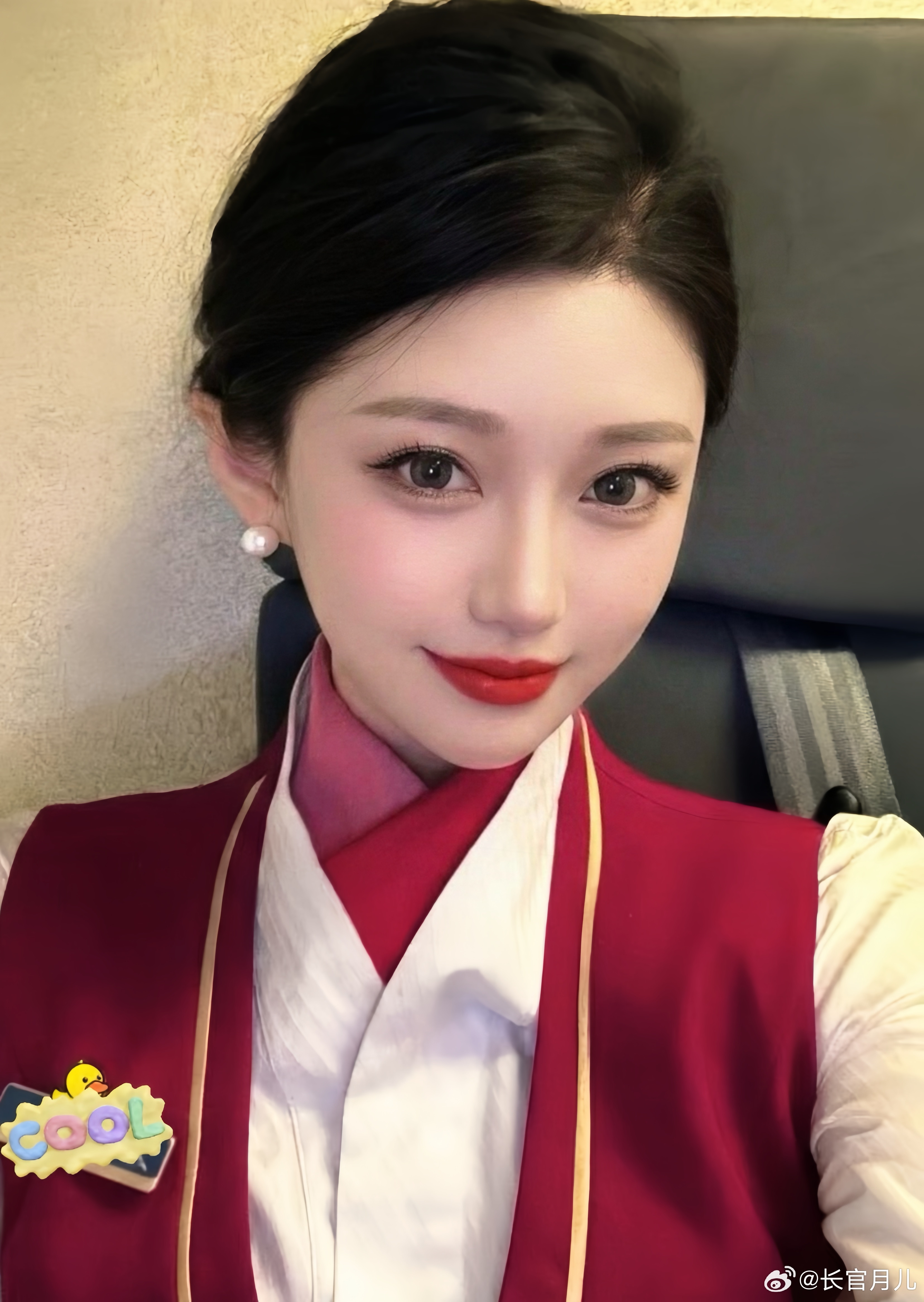 南航空姐的自拍照，