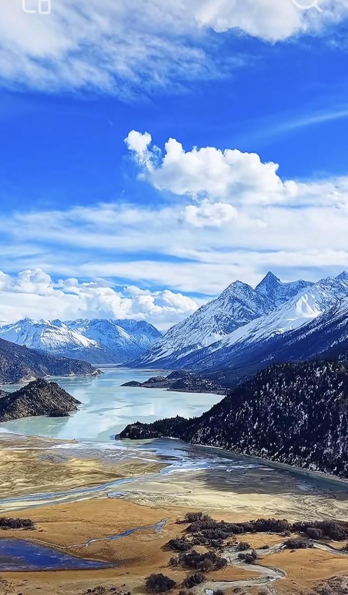 想要八月旅游避暑旅居，不妨看看国内这五座冷门小城。夏日白天清爽舒适，夜里睡觉得盖