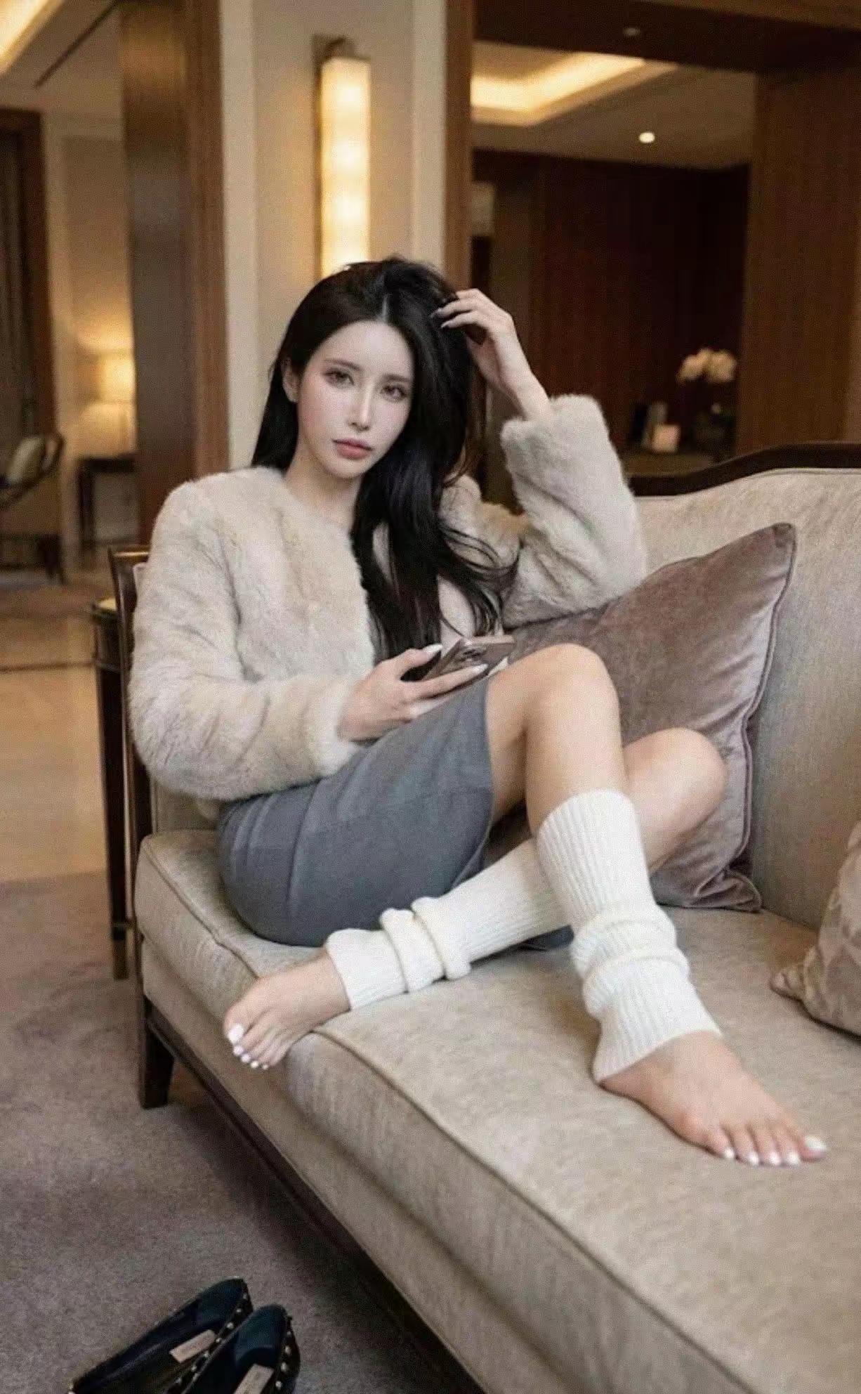 白色趾甲油好丑