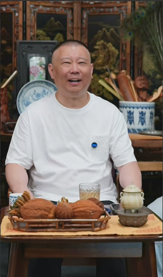 郭德纲正式通知！郭德纲直播称：唱鼓曲太难挣钱了！我现在正式宣布：德云鼓曲社所有