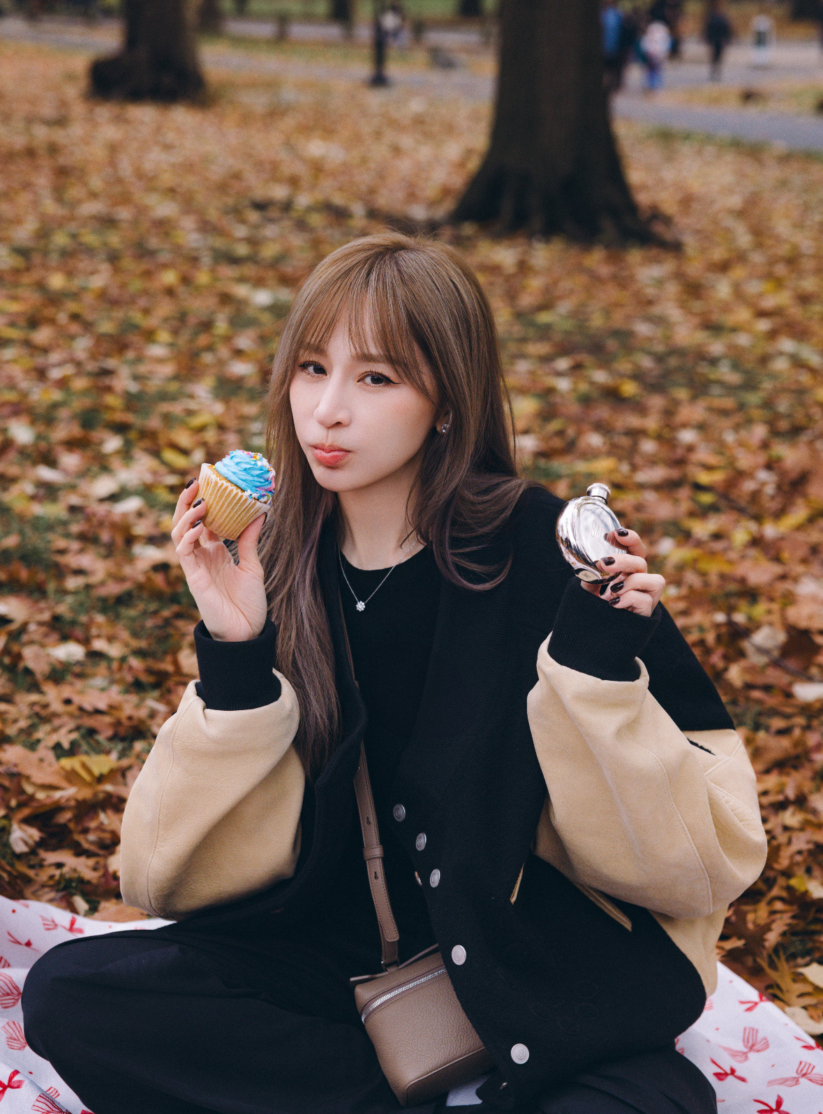 王心凌睡眠老己爱你为了保障好的睡眠，带点熟悉的东西没任何问题～没想到我凌也认枕头