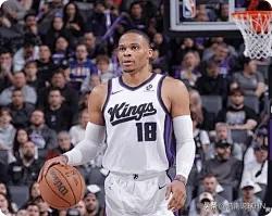 现役NBA最全能的4位超级巨星:约基奇，两个赛季场均三双，分别29.6+12