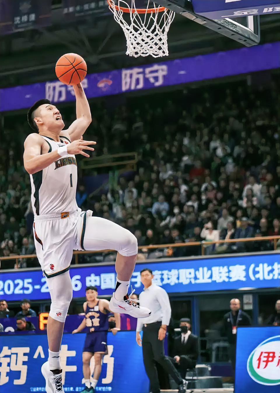 付豪近期6场CBA常规赛比赛表现数据！！！对阵北京：首发上场25分钟，9投7