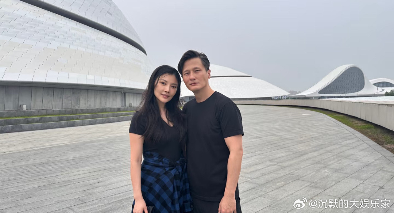 这对的互动好真实！徐冬冬自从官宣和尹子维复合后，尹子维一直在社交平台艾特徐冬冬，