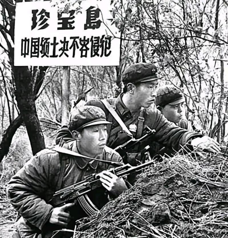 1969年，中苏爆发珍宝岛冲突，与我国素来交好的朝军却大军压境。然而，毛主席看得