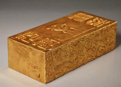 明嘉靖年间，朝廷让烧窑大户卢家烧制100块金砖。谁知交货时，只有99块。竞争对手