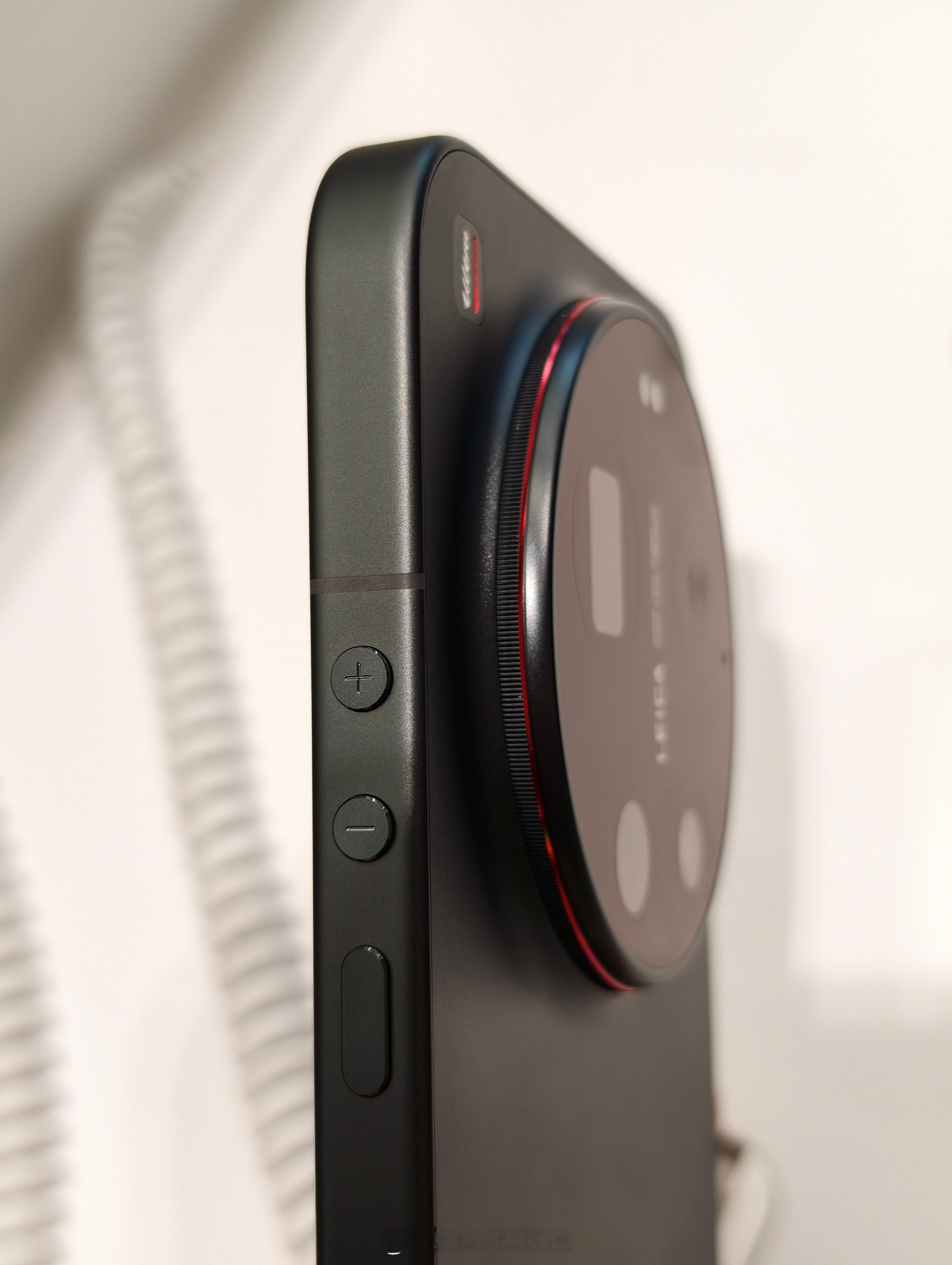 小米17Ultra标准版和徕卡版大概试了一下徕卡版的变焦环，把相机的操作搞到手