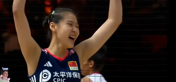 惊艳首秀！小赵蕊蕊王奥千6扣6中横扫法国，中国女排新星闪耀未来