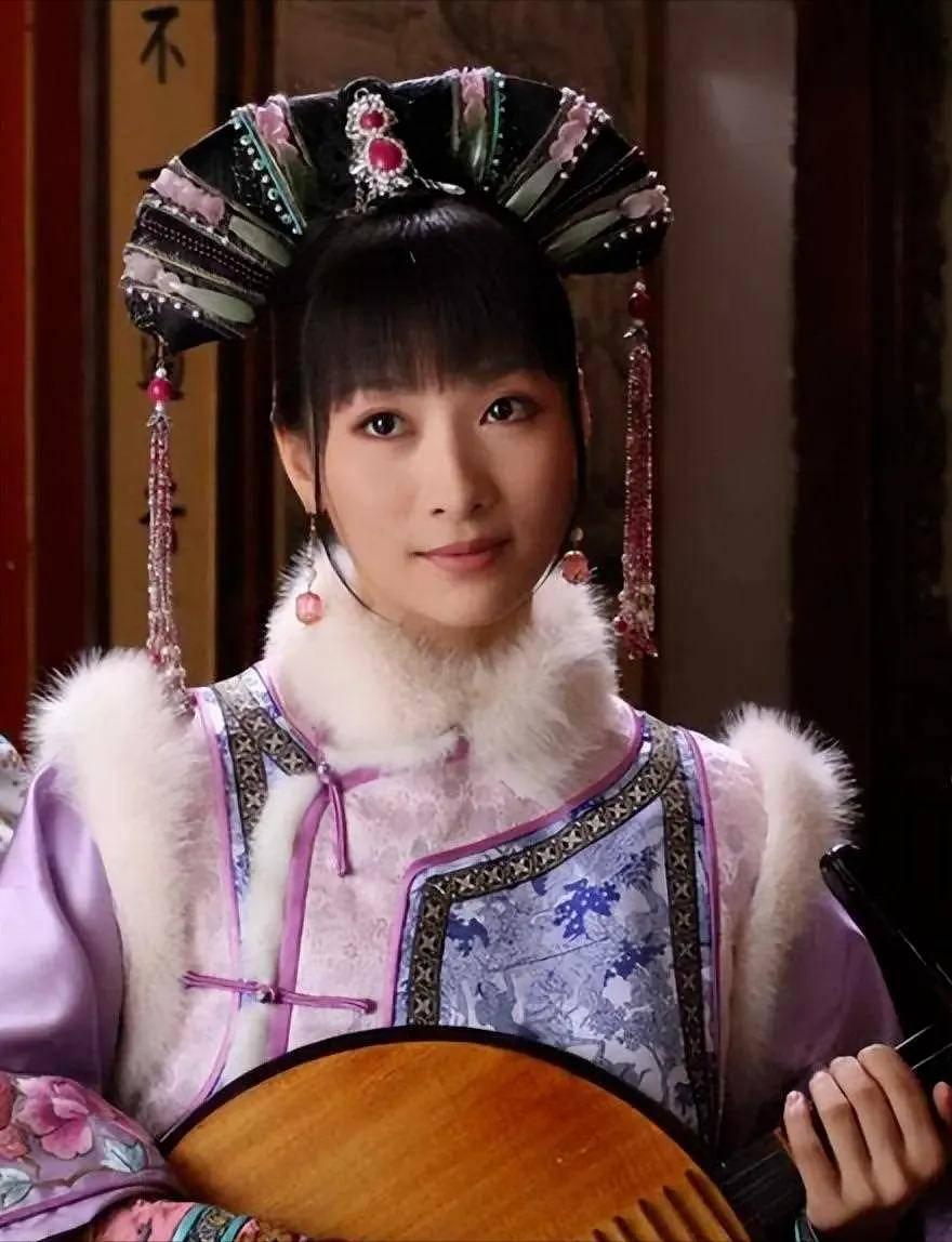 全网都在同情安陵容，说她自卑敏感、缺爱被逼黑化，可深挖剧情才发现，她根本不是扭曲
