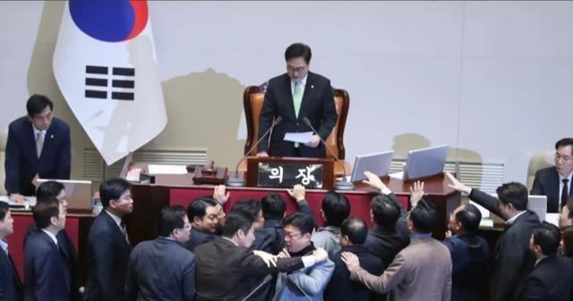 联合国现场尴尬了，朝鲜代表一句话把日本问懵了。“日本想成为安理会常任理事国？”李