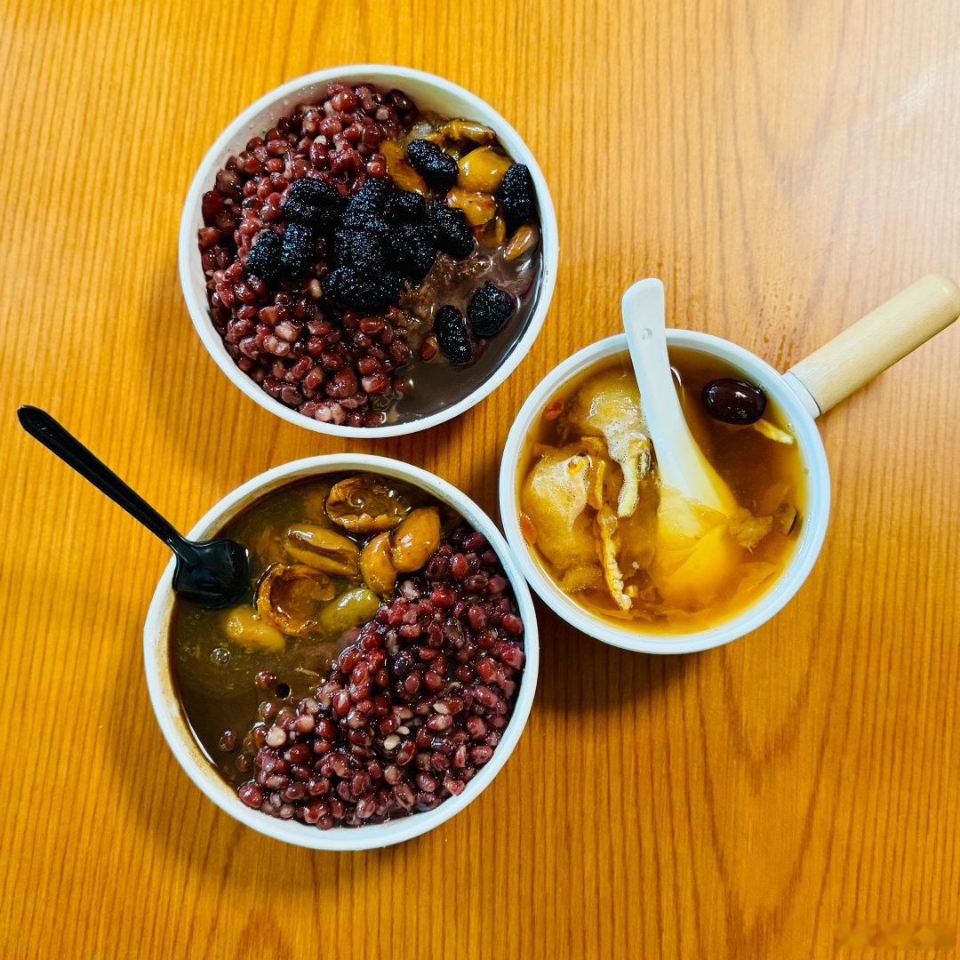 天津给老太太高兴得。