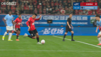 姜至鹏这张红牌看似冤枉，其实真的不冤！这张红牌发生在中超首轮揭幕战成都蓉城对阵