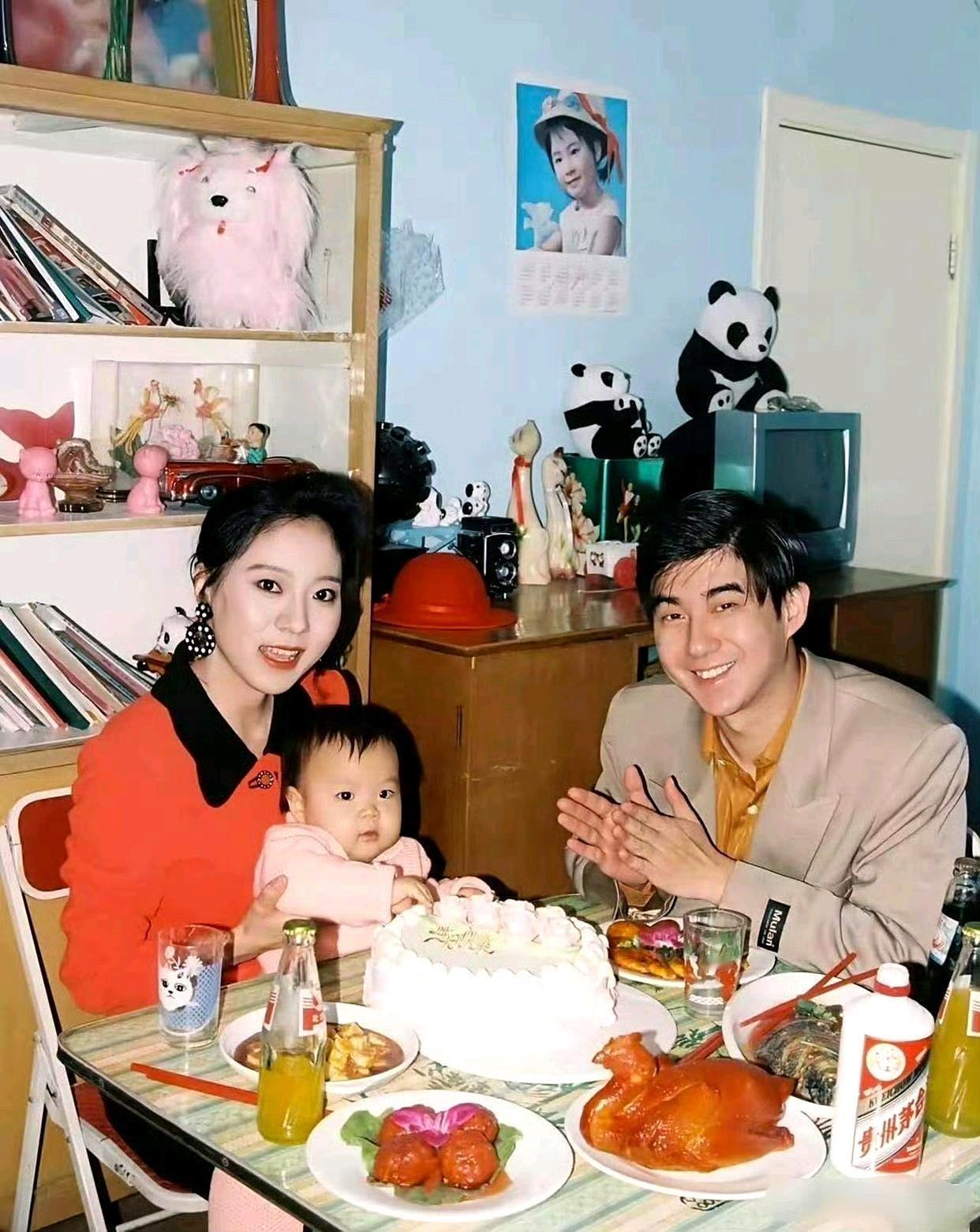 90年代的时候这样的家庭属于上等吧