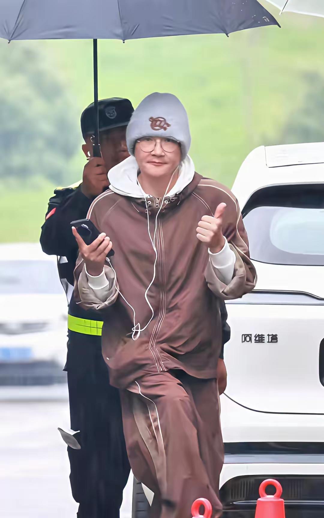 楠姨和庆姨的着装，可圈可点！