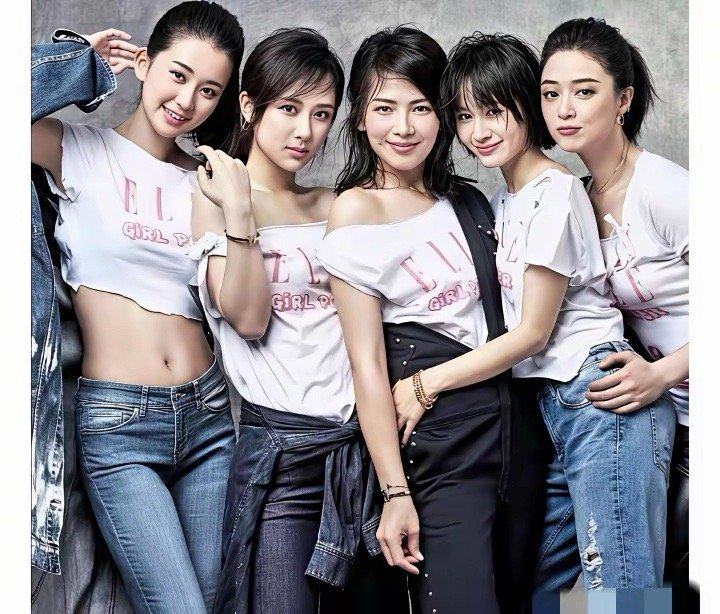 当年都市剧“欢乐颂”中五位明星的一张留影