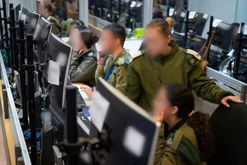 以色列军方的特种开源信息研究中心，有好多美女。当今战争，重视开源战争信息，极重