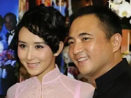 2005年，大马富豪朱兆祥向女演员胡静求婚，胡静说：你大我12岁，咱们不合适，朱