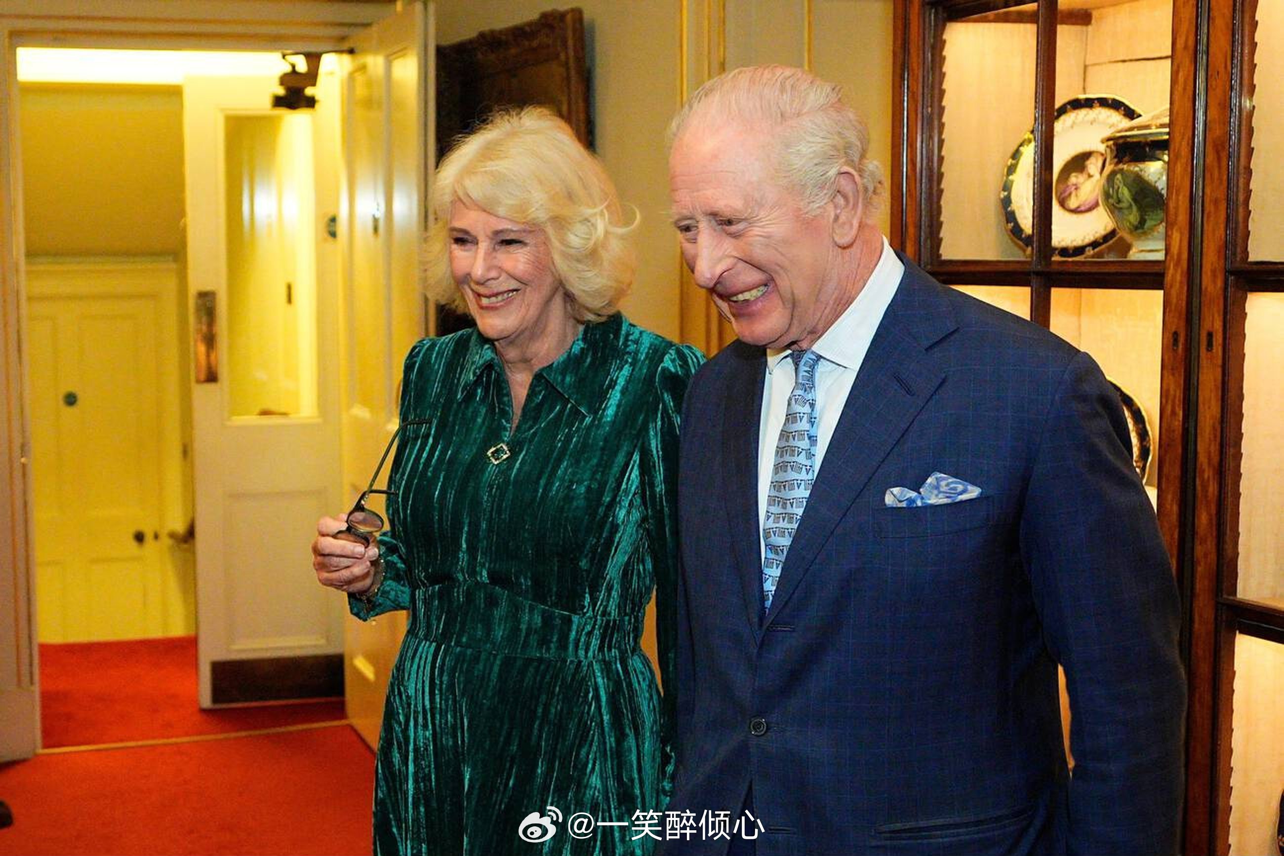 英国王室2026年3月25日，卡米拉王后在伦敦克拉伦斯宫为王后阅览室举行招待