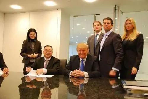 08年的时候，川普还是一名地产商，“皮带哥”许家印还有点瞧不上，最后派了副手夏海