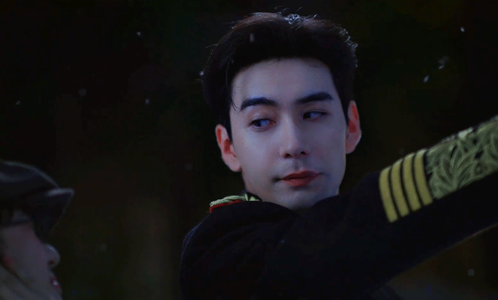 轧戏轧戏原著作者夸了陈星旭轧戏中陈星旭一人分饰两角，现代线里是温润内敛的建筑师