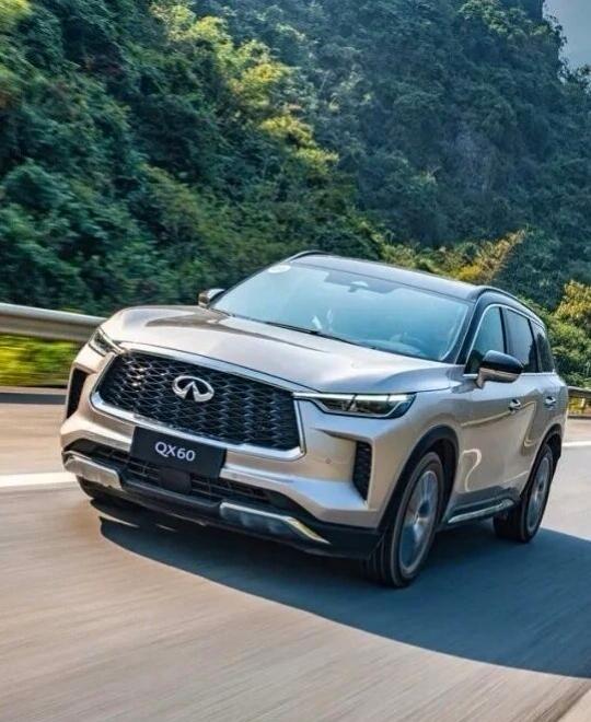 20万买“跳水豪车”，22款英菲尼迪QX60值不值？朋友老周发来一张图，是台22