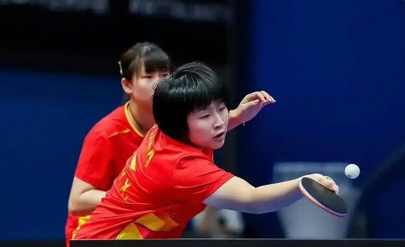 晚间国乒战报速递：双线奏凯，伦敦赛场展锋芒2025年10月23日晚，伦敦赛场