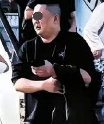 终于水落石出了逼东方空姐下跪的家伙，竟然是他！作为一个药企老板，工作是治病救人