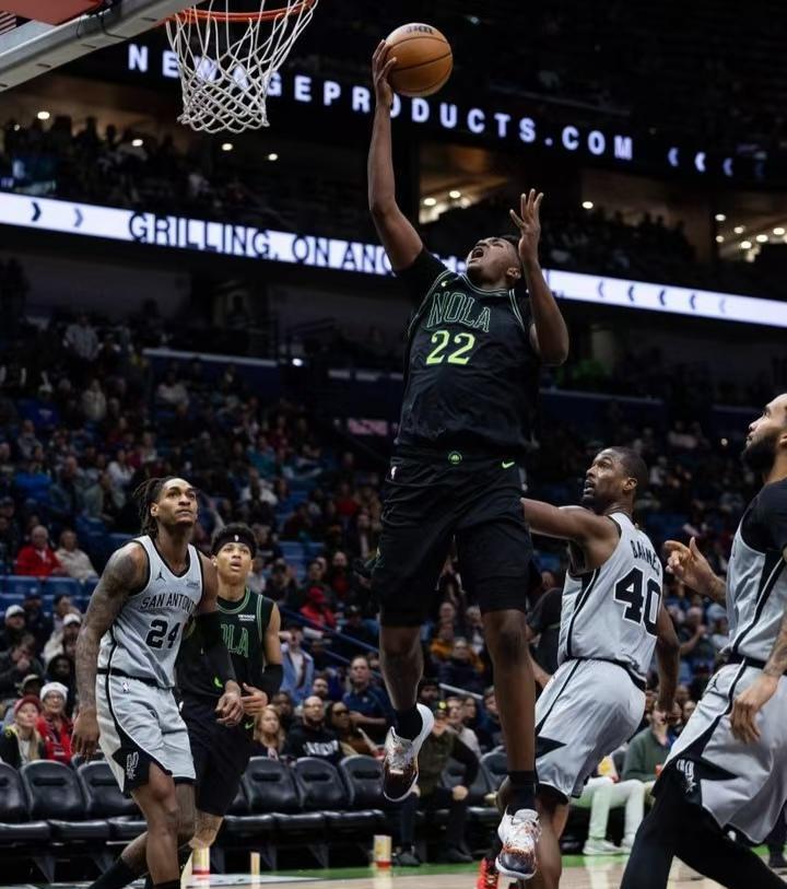 锡安又伤了？别急，鹈鹕可能真的不需要他了。一场132-135的惜败，却炸出了