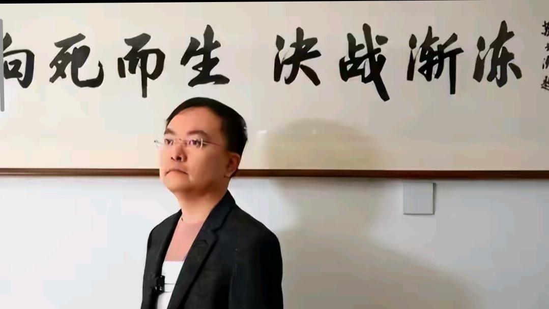 蔡磊这六年里不仅自己跟病魔死磕，还带着妻子四奔波，把大把的钱都投进科研。总有些