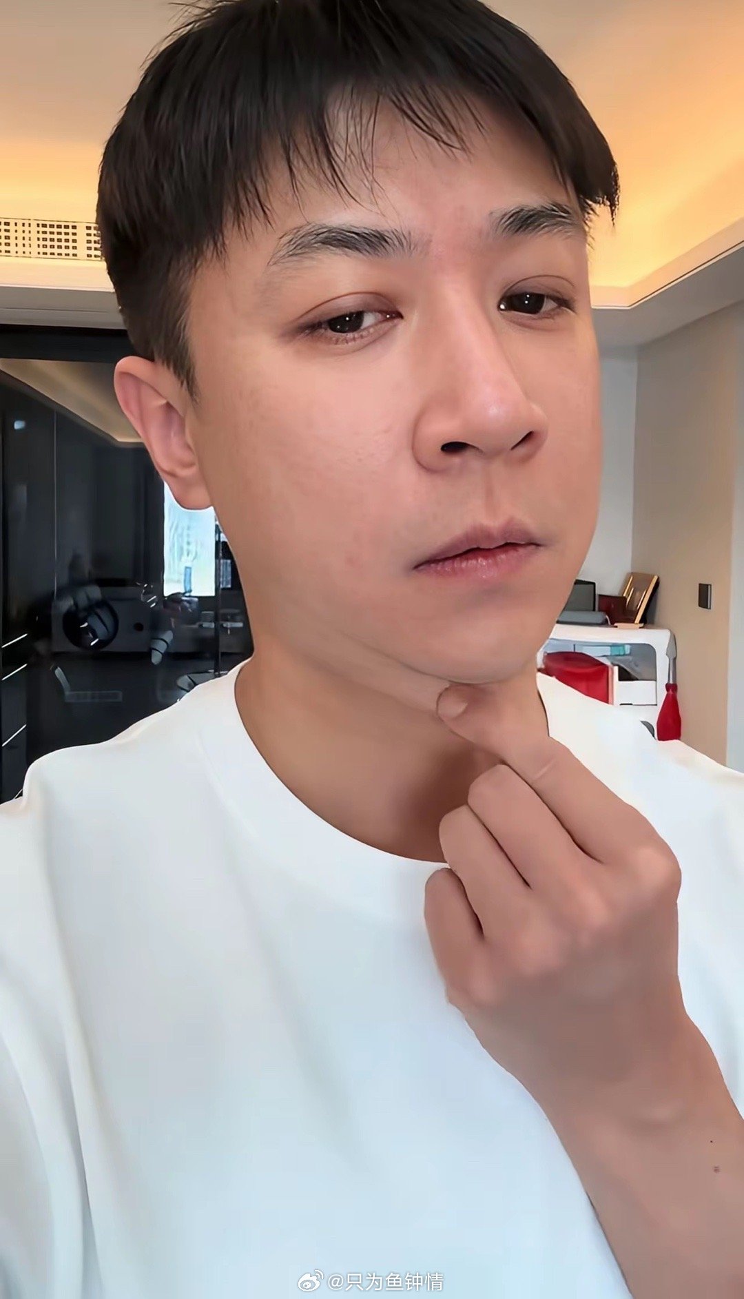 谁能想到啊，张维伊这13斤肉，全是在三亚沙滩上一口口吃出来的！2月份带着董璇和小