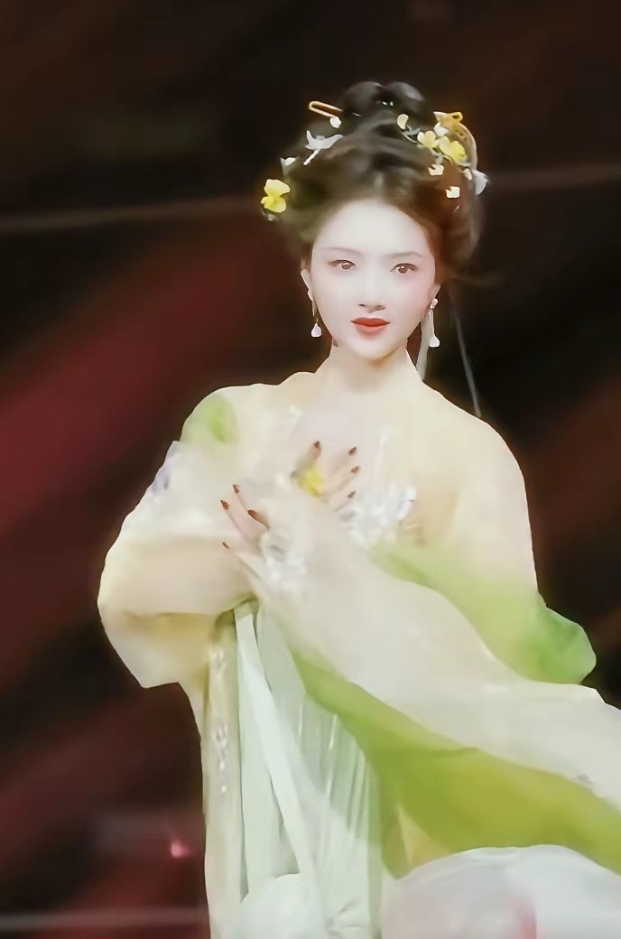 任敏现在已经快成小糊糊了，今年盘点热门小花时，都没人带任敏玩了。她当年可是大古偶