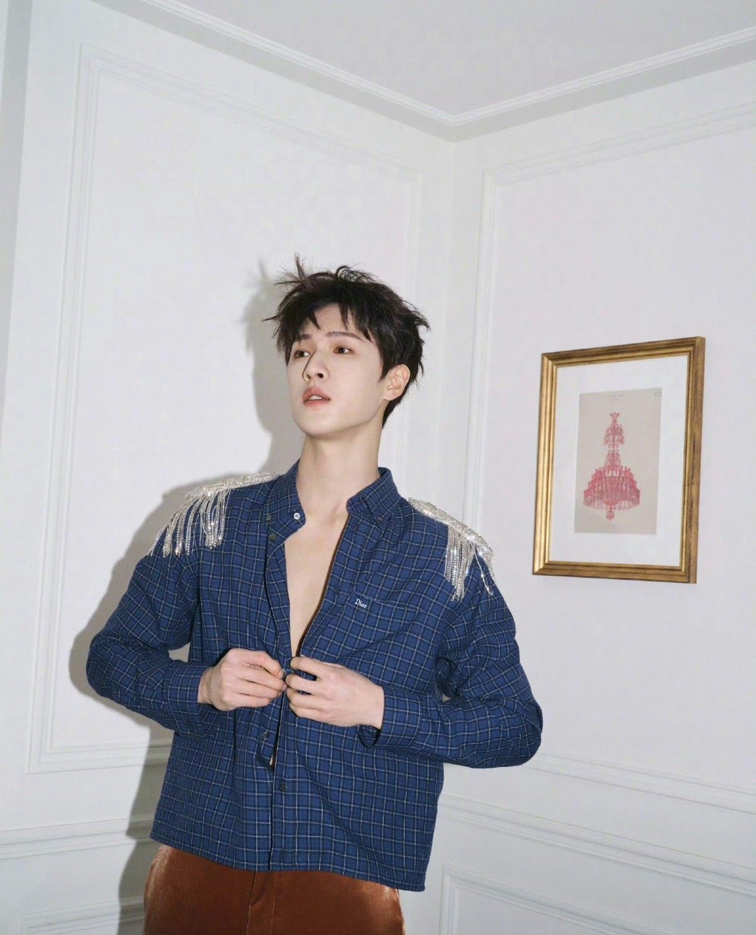 李昀锐巴黎看秀造型！小林这张脸真的有种神圣感谁懂刚看他直播了，巨帅巨可爱，还特别