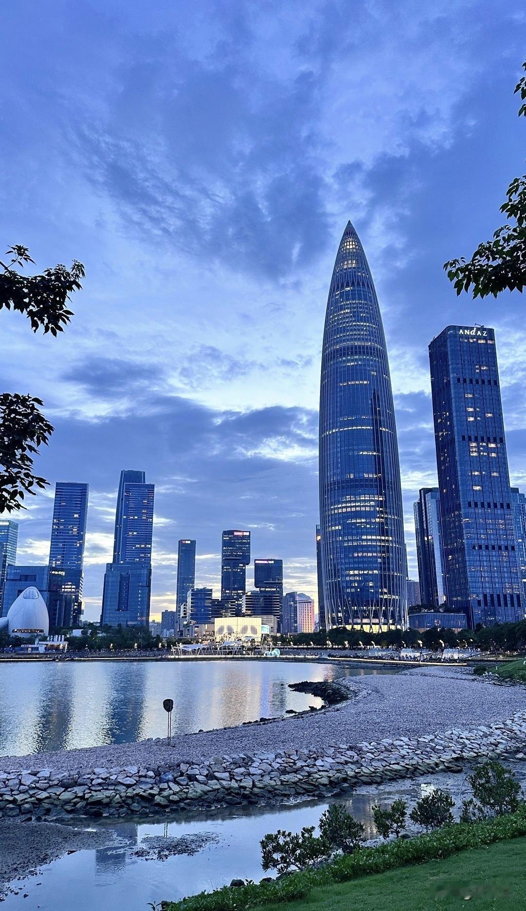都说城市之间是互相竞争，但是现在深圳玩出了新玩法，带着全国很多城市一起赚钱。