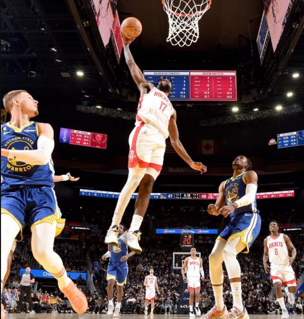 NBA著名记者凯西·史密斯认为，火箭队可能会给伊森一份4年8000万的续约合同，