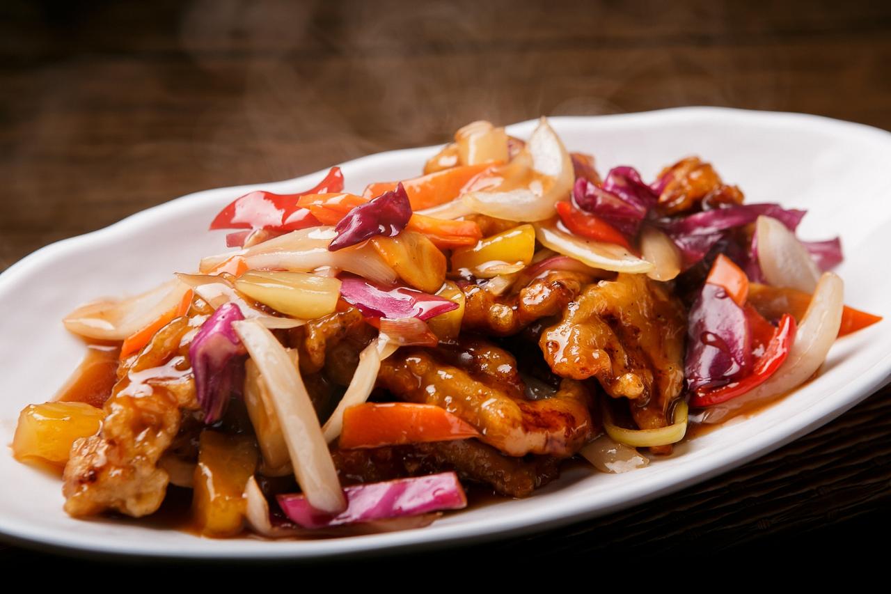 洋葱真是肝病的减速器？警告：不想肝脏继续恶化，这5种食物要多吃 总听人说