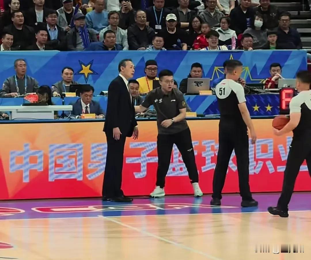 今天这场比赛，应该是北京球迷本赛季最满意的一场，不是因为北京队赢球了，而是许利民