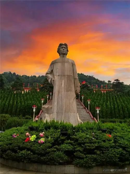 马克思当年预言的无产阶级最终战胜资产阶级，共产主义最终战胜资本主义，一定能实现。